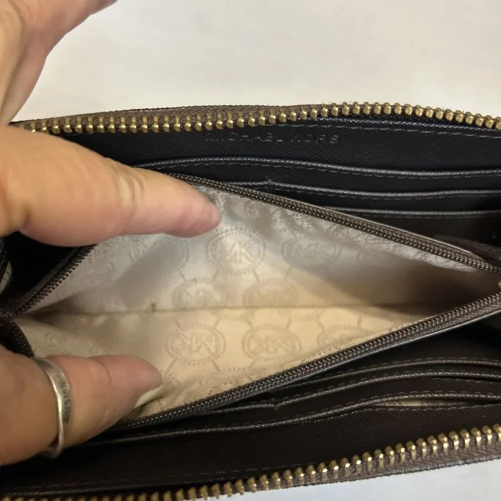 Michael Kors nice clean